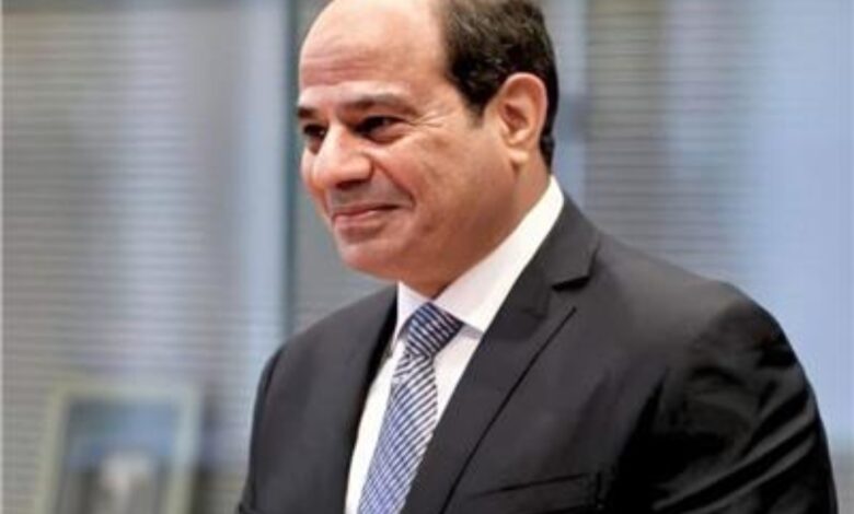 الرئيس السيسي يتفقد الأعمال الإنشائية لتطوير الطرق والمحاور بالقاهرة الكبرى