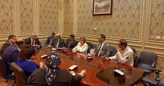 تقر اتفاقية للبحث عن البترول فى منطقة جديدة بالصحراء الغربية