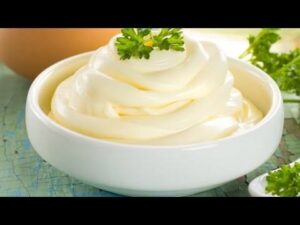 طريقة عمل صوص التومية بأكثر من طريقة.. أحلى من المطاعم