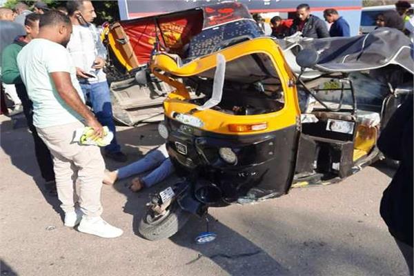 إصابة 3 أشخاص في حادث انقلاب توكتوك فى الغربية