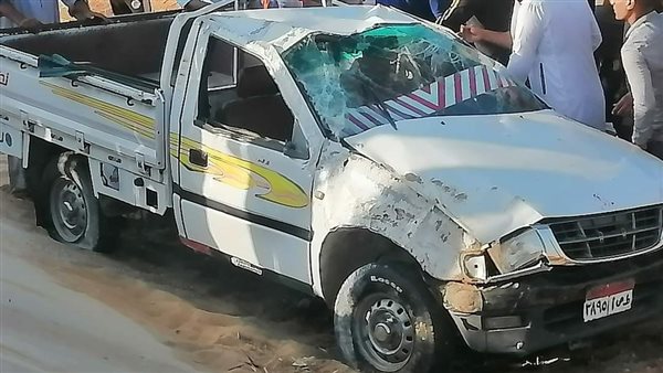 إصابة 15 شخص بحادث انقلاب سيارة ربع نقل بطريق الإسماعيلية - السويس