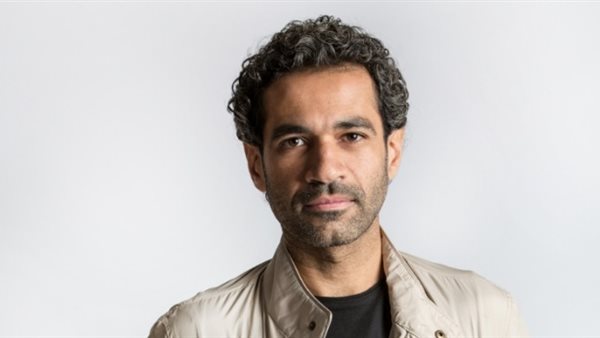 صدقي صخر محامي في مسلسل صوت وصورة مع حنان مطاوع