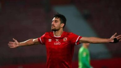 الأهلي يتقدم على المقاولون العرب بهدف "طاهر" في الشوط الأول