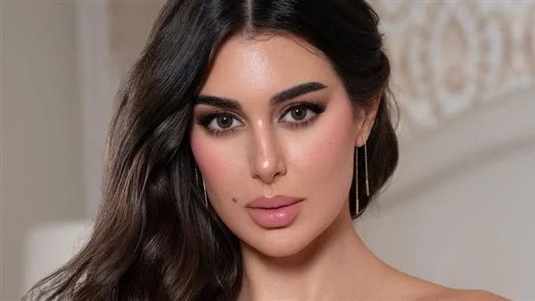ياسمين صبري تنصح جمهورها: لازم نطور من نفسنا زي الايفون