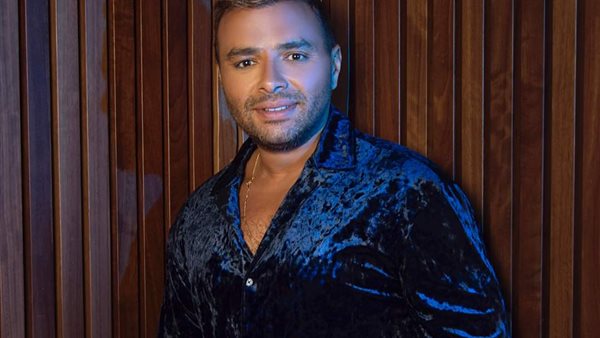 رامي صبري: شيرين عبد الوهاب واحدة بس.. وتستحق تكون وسطنا