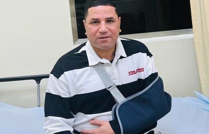 رامز جلال في ورطة بعد كسر ذراع عبد الناصر زيدان.. والإعلامي يناشد mbc بحل الأزمة