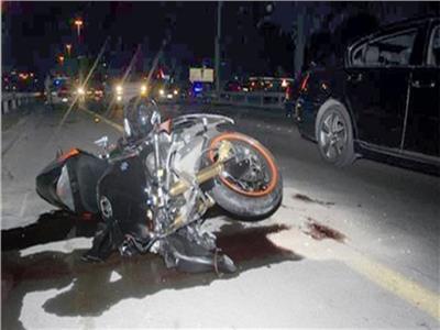مصرع شاب وإصابة آخر بحادث انقلاب دراجة نارية فى قنا