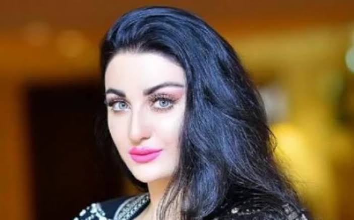 صافيناز تنفي شائعة اعتزالها الرقص: متحلموش أنا يوم ما أموت هموت على المسرح