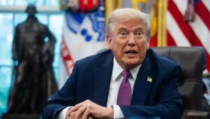 ترامب يفرض رسومًا جمركية عالمية 10%