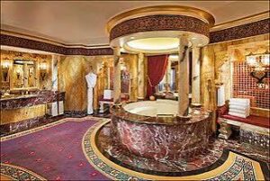 إغلاق برج العرب 18 شهراً.. تحديث تاريخي وسط تحديات السياحة